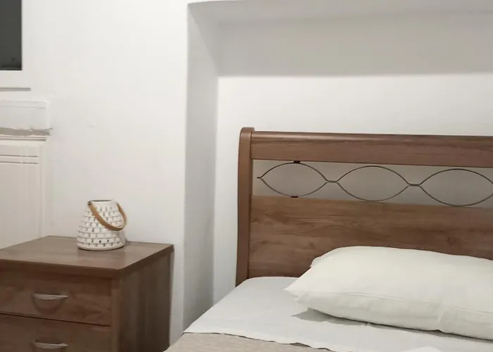 A V G E R I N O S Naxos 度假居 Naxos City