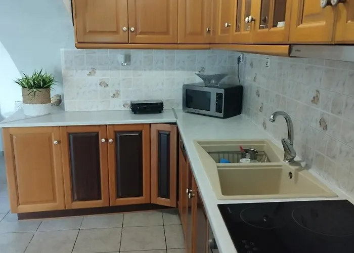 A V G E R I N O S Naxos 度假居 *