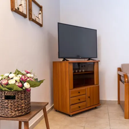 A V G E R I N O S Naxos Holiday home