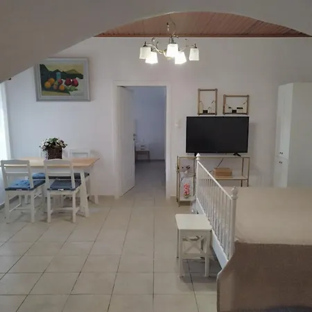 Σπίτι διακοπών A V G E R I N O S Naxos Naxos City