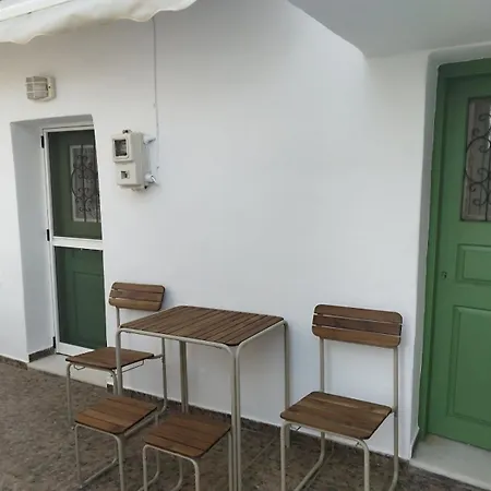 A V G E R I N O S Naxos * Naxos City