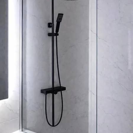 A V G E R I N O S Naxos